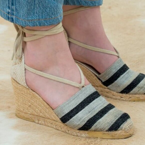 Women's Andre Assous Black & Beige Striped Wedge Heel Espadrille Sandals Size 10 - Picture 1 of 11